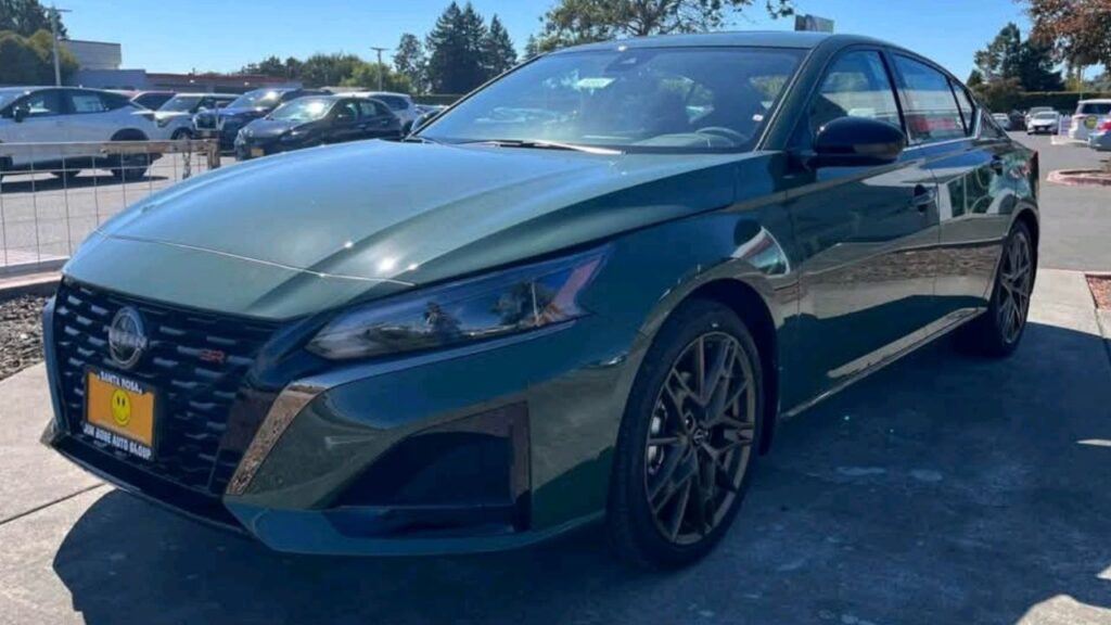 Nissan Altima 2025